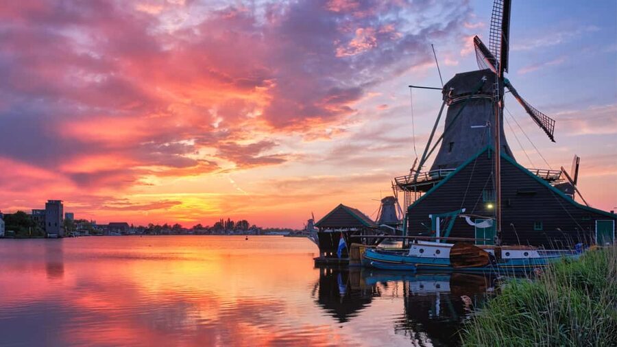 Amsterdam : Private Tour Zaanse Schans - Diamonds and Dutch craft: why Zaanse Schans goes beyond windmills