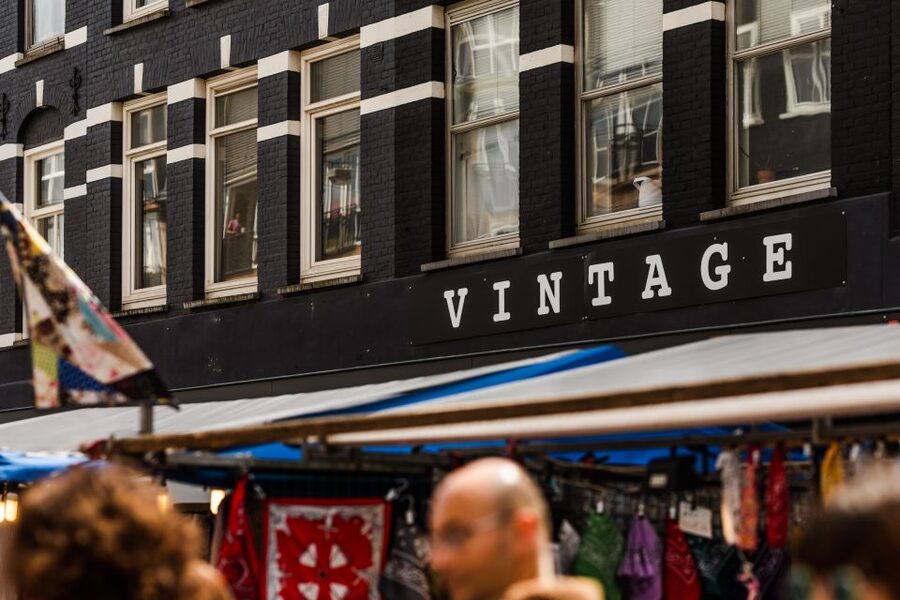 Amsterdam: Private Walking Tour of Jordaan & De 9 Straatjes - De 9 Straatjes Lanes: Independent Stores and Niche Finds