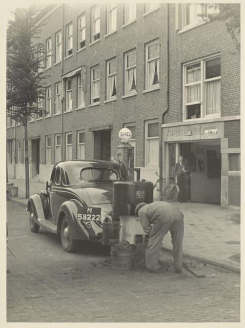 Amsterdam: Private World War Two History Walking Tour - Key takeaways