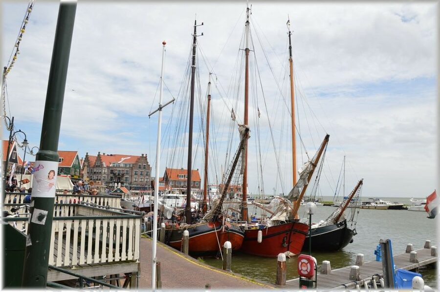 Amsterdam: Private Zaanse Schans Windmills and Volendam Trip - Volendam harbor time: a real village break, not just a stop-and-go photo moment