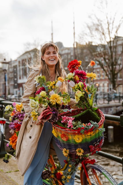 Amsterdam: Professional Photoshoot at the Canals - Who this Amsterdam canal photoshoot is best for
