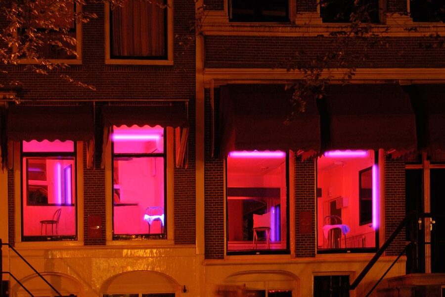 Amsterdam: Red Light District 1-hour Smartphone Audio Tour - Key highlights at a glance