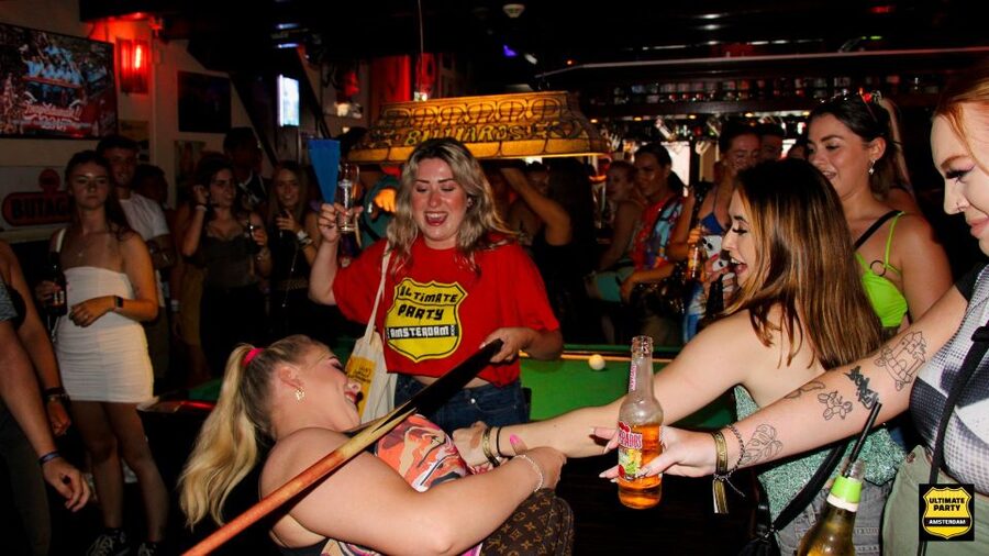 Amsterdam: Red Light District Pub Crawl with Unlimited Shots - Key things to know before you go