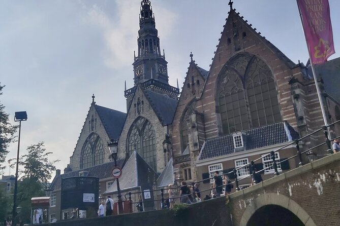 Amsterdam Red Light District Secrets and History Tour - Stop 5: Stock exchange routes and how commerce shaped Amsterdam