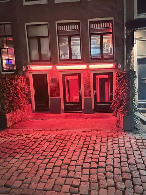 Amsterdam: Red Light District Tour in German/English for groups of 4 or more - Chinatown to the Market Square: Context Before the Main Streets