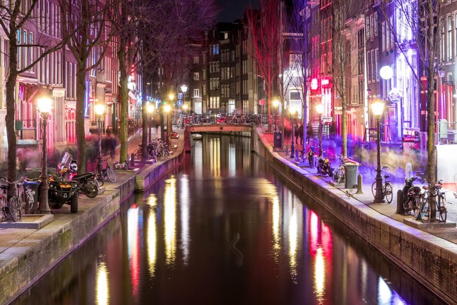 Amsterdam: Red Light District Walking Tour - Chinatown and In’t Aepjen: a neighborhood you can actually compare
