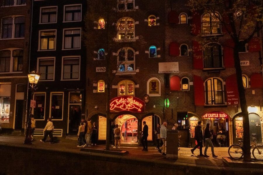 Amsterdam: Red Light Tour Exclusive + Peep Show - Sex Palace Live Peep Show: 70s Theater, No Touching, Just Rules