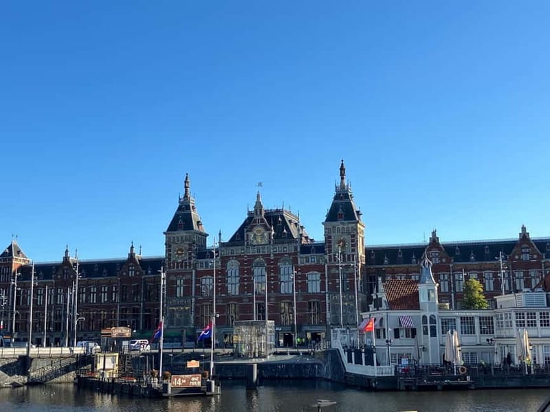 Amsterdam:Rijksmuseum & Free walking in Japanese local guide - Meeting Aika Maeda at the Rijksmuseum entrance