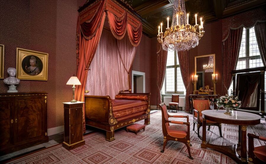 Amsterdam: Royal Palace Entry Ticket + Audio guide - The palace’s official role, why it feels different