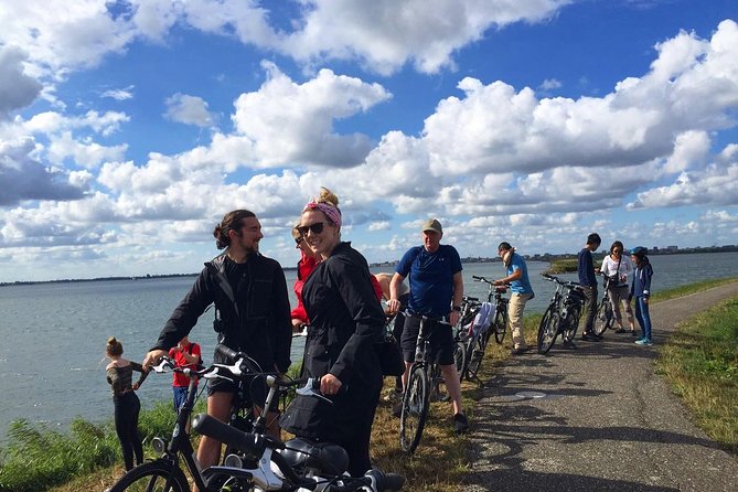 Amsterdam's Countryside Half-Day Bike Tour in Small Group - Krijtmolen d’Admiraal Windmill: A Late Photo Stop That Actually Means Something