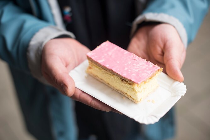Amsterdam's Market Street Food Tour with Streat Bites - The guide effect: small-group pacing and fast answers