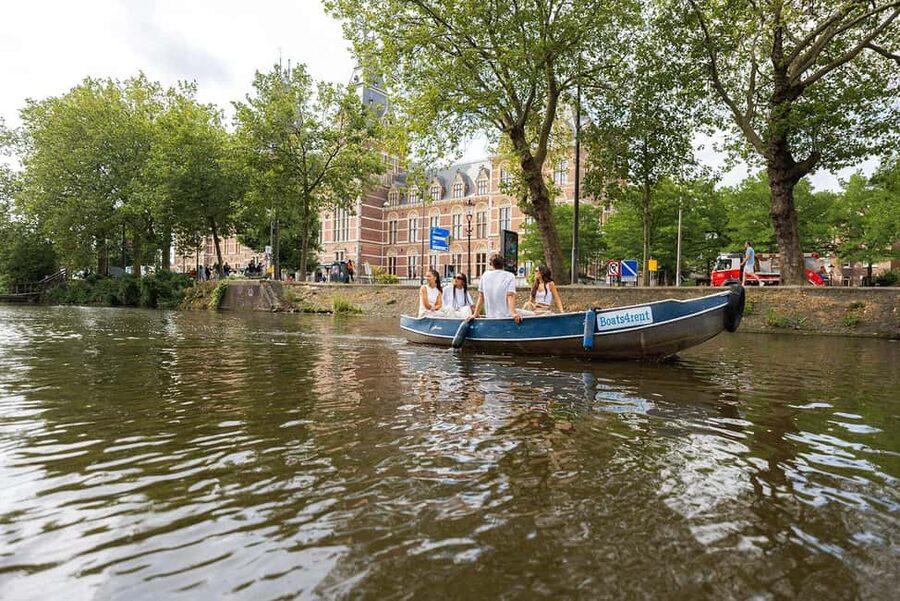 Amsterdam: Sail Yourself with a 2 Hour Boat Rental - The Amstel River and Plantage District, Without the Rush