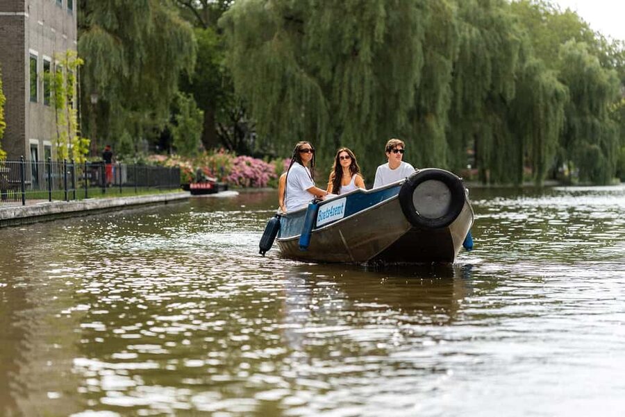 Amsterdam: Sail Yourself with a 2 Hour Boat Rental - Meeting at Nassaukade 155, and Getting Oriented Fast