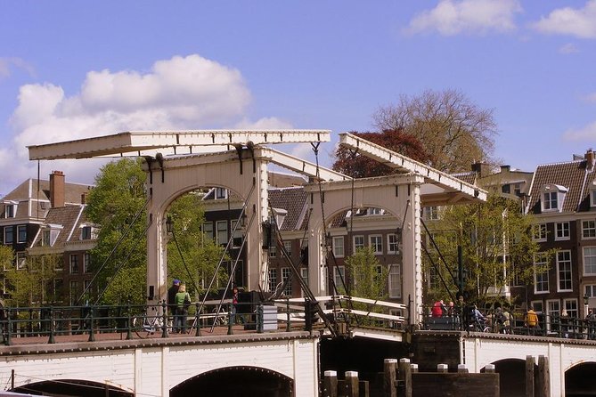 Amsterdam Schiphol Airport Layover 4-6 hours Tour, Airport Pick Up and Drop Off - Price and value for a group of up to three