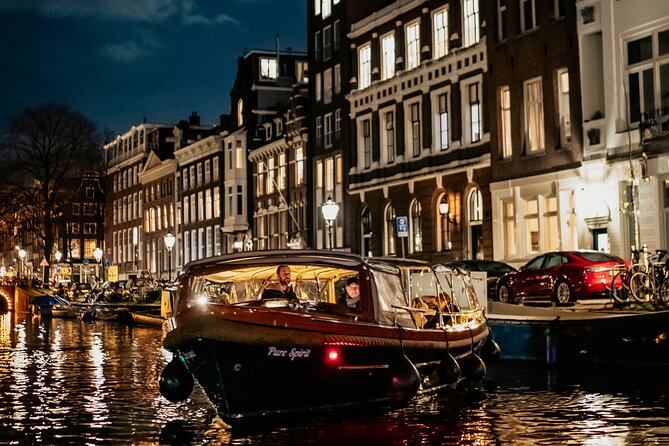Amsterdam Small-Group Evening Canal Cruise Including Wine, Craft Beer, Cheese - Timing tips that help your photos and your mood