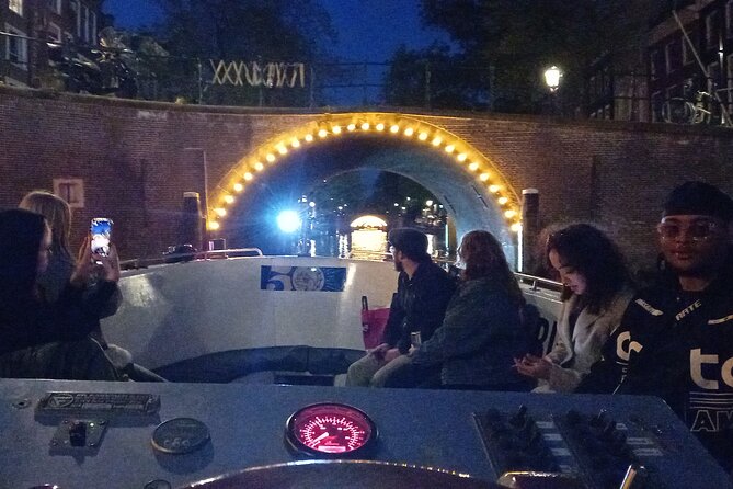 Amsterdam: Smoke Friendly Cruise - Alcohol Aboard, Relaxed Atmosphere, and Group Size