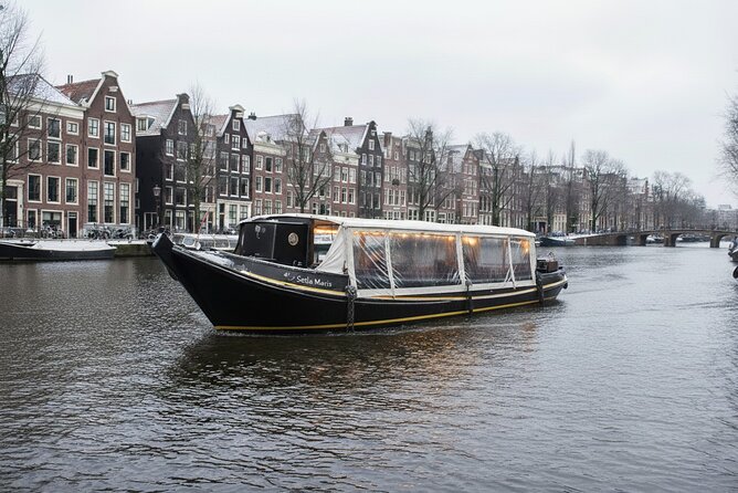 Amsterdam Smoke Friendly Cruise with drinks option & local guide - Smoke-friendly canal cruise in Amsterdam, the real meaning of cozy