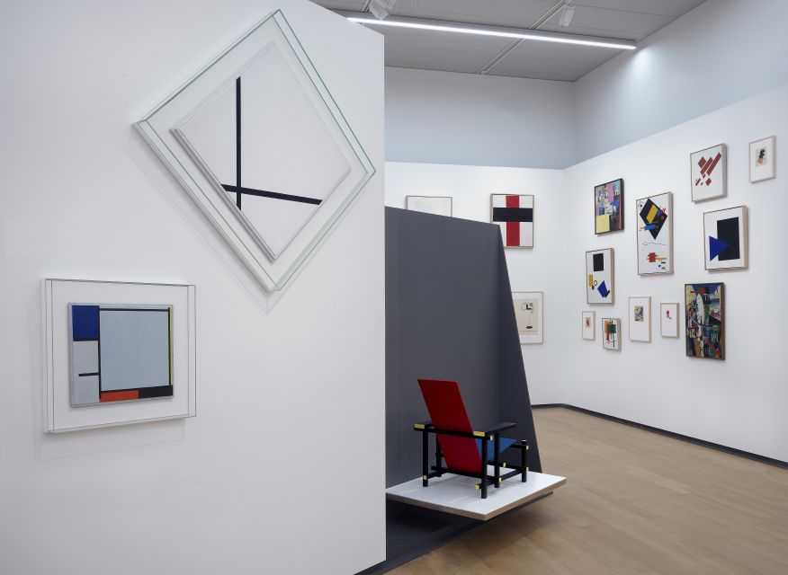 Amsterdam: Stedelijk Museum and 1-Hour Canal Cruise - Where the Cruise Departs, Including The Lovers Locations