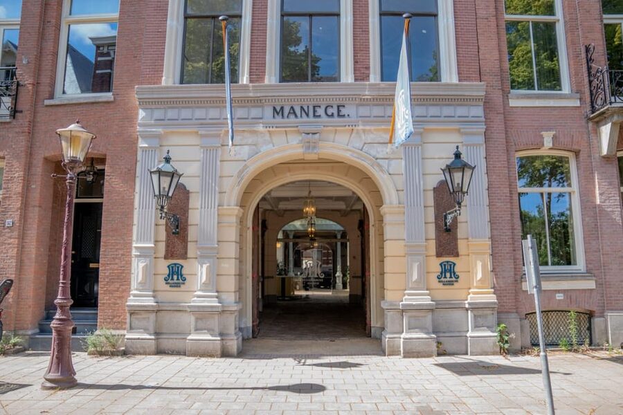 Amsterdam: The 'Hollandsche Manege' Stables Entry Ticket - Stables Time: Seeing Horses Up Close and Learning Their Routine