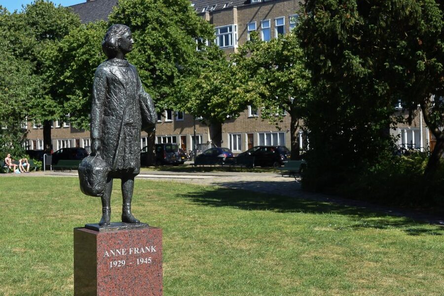 Amsterdam: The Life of Anne Frank Walking Tour - Seeing where Miep Gies helped: courage in everyday places