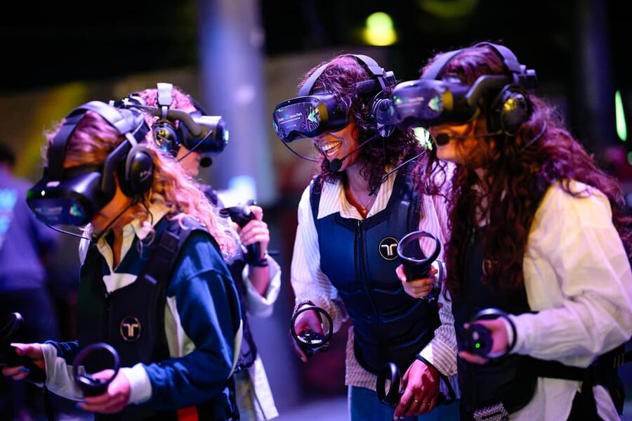 Amsterdam: Ultimate VR Experience: 60 minutes - Where ADAM VR Is Located at Overhoeksplein