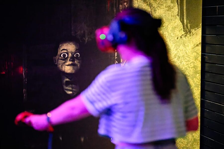 Amsterdam: Ultimate VR Experience: 60 minutes - The 60 Minutes: What Your Hour Typically Includes