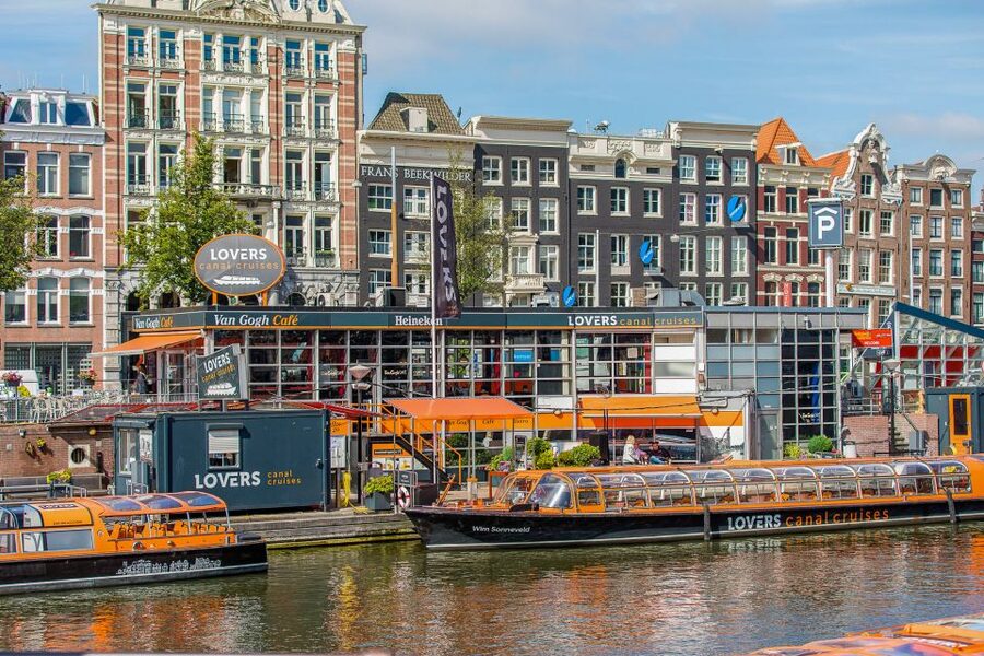 Amsterdam: Van Gogh Museum Ticket & Canal Cruise - What you’ll see inside, and how to not miss the point