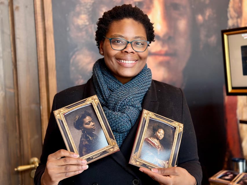 Amsterdam: Van Gogh or Rembrandt AI Portrait Photo Souvenir - The included souvenir frame is the real reason it feels worth $14