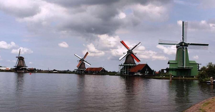Amsterdam: Volendam, Windmill, and Cheese Farm Private Tour - A 5-hour private escape from Amsterdam, with windmills at the center