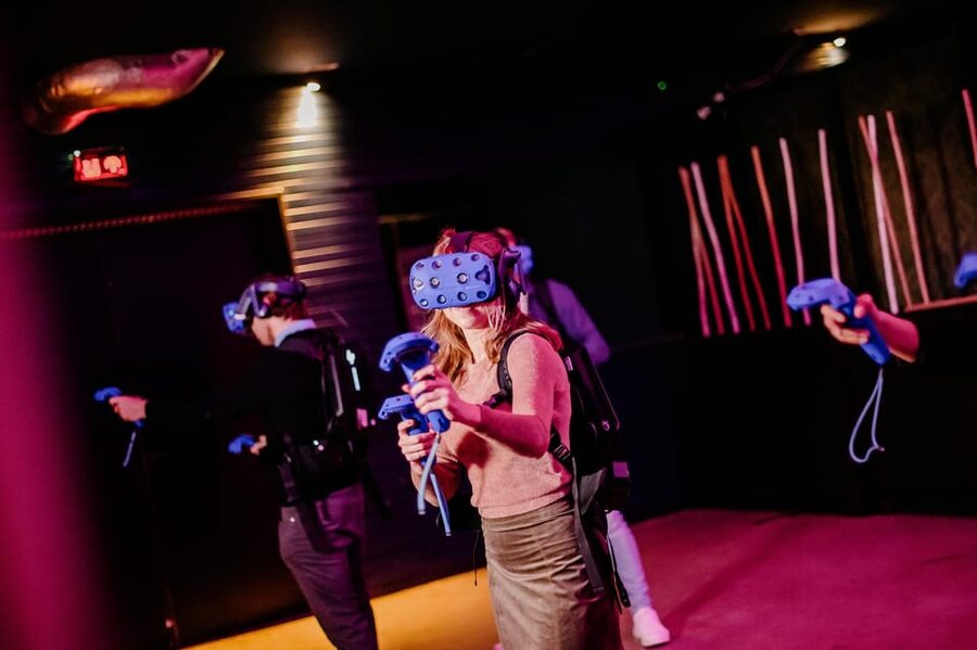 Amsterdam: VR Game Park Free-Roaming Experience - Inside the Free-Roaming Play Zone: How It Feels