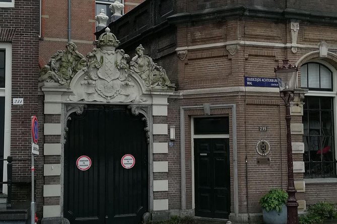 Amsterdam Walking Tour. All about History, Architecture, Traditions & Anecdotes. - Trippenhuis and the Dancing Houses: When Architecture Has a Sense of Play