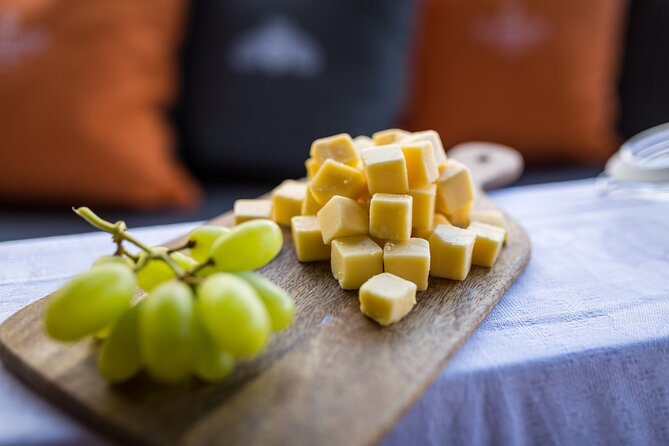 Amsterdam Walking Tour and Cruise with Drinks and Cheese Tasting - Price, small-group feel, and who should book this tour