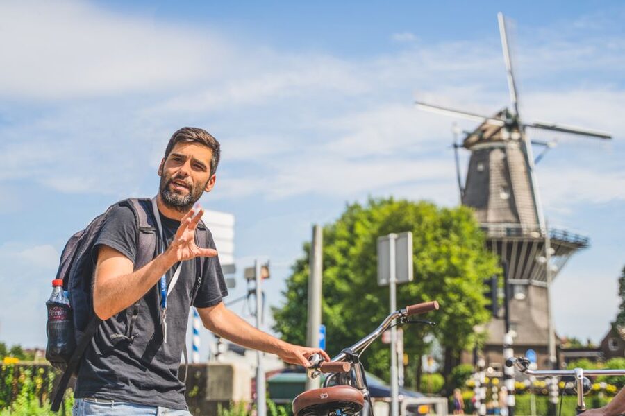 Amsterdam Walking Tour with Cheese Tasting - Old Amsterdam Cheese Shop: Five Gouda Varieties Plus Wine Pairing