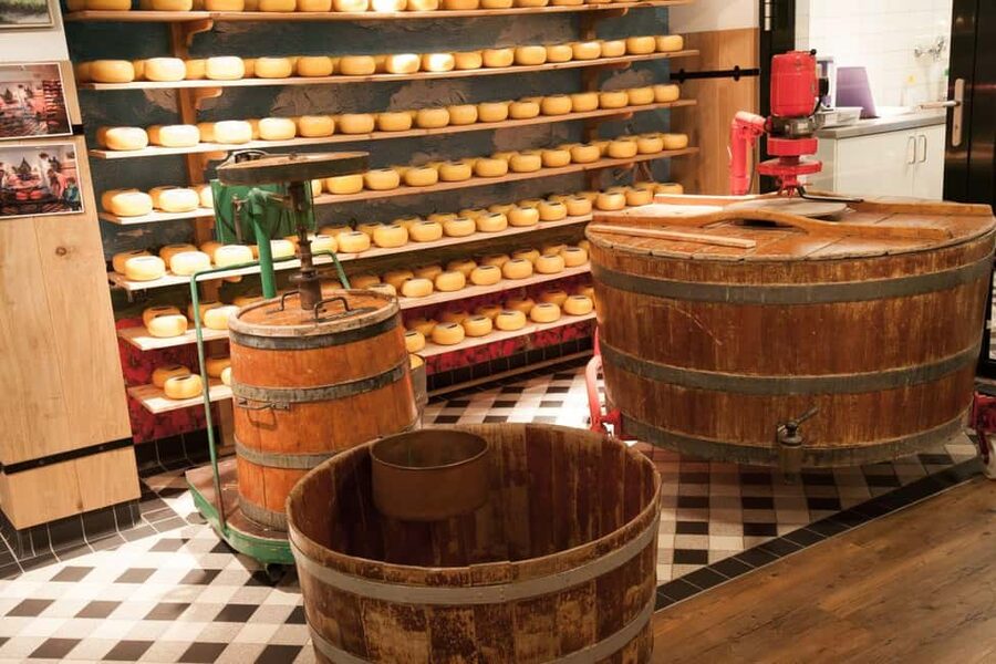 Amsterdam: Zaanse Schans, Cheese Tasting & Volendam Tour - Time management: a day trip that actually feels doable