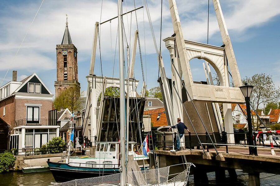 Amsterdam: Zaanse Schans, Edam, Volendam & Marken Bus Tour - The wooden shoe factory stop and clog demonstration, the hands-on part