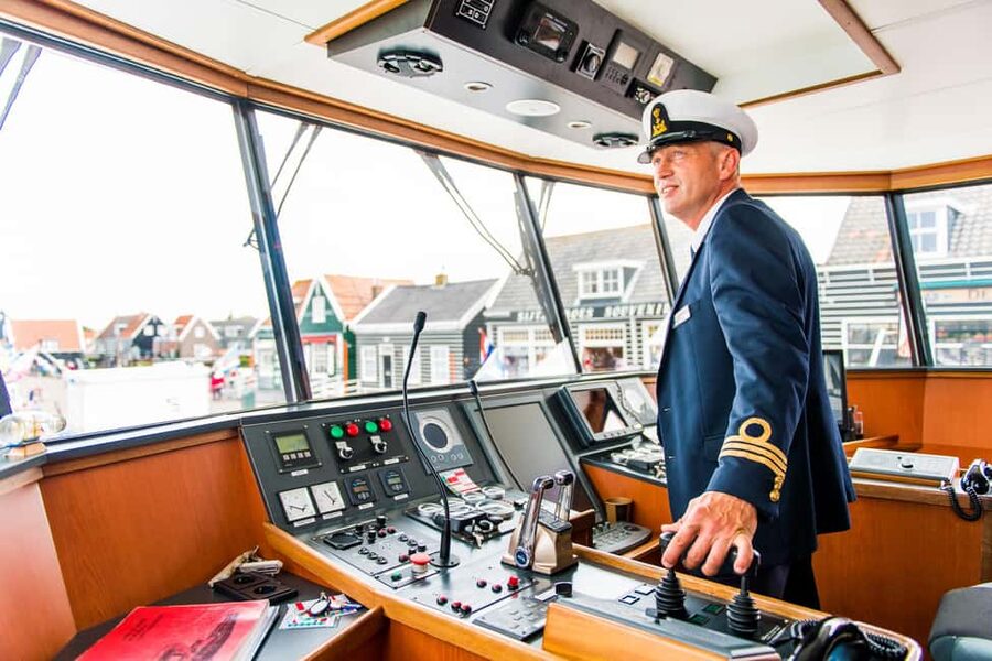 Amsterdam: Zaanse Schans, Marken, Volendam, & Edam Day Tour - Volendam: Free Time to Taste, Shop, and Wander Like a Local