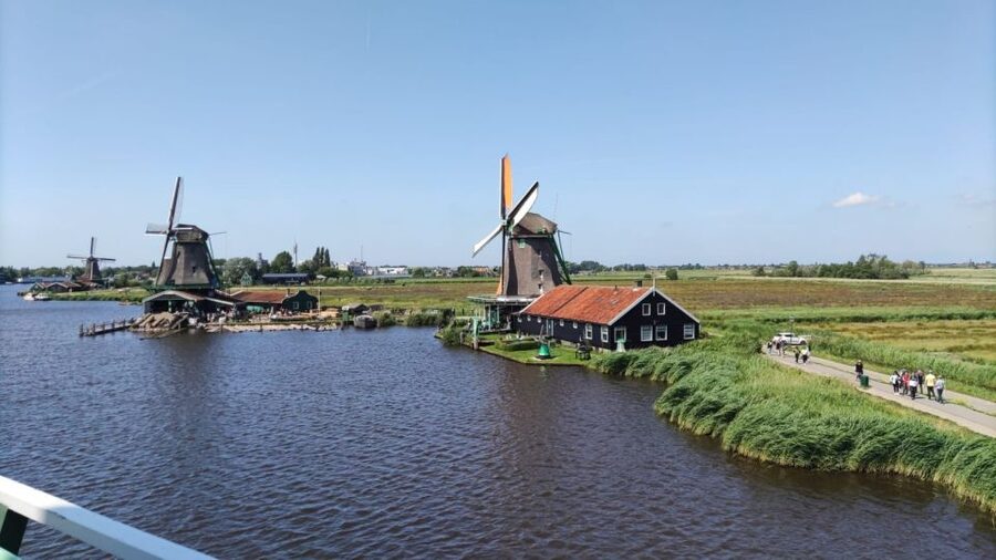 Amsterdam: Zaanse Schans Windmills Bike Tour with Guide - Key Things That Make This Tour Worth Your Time