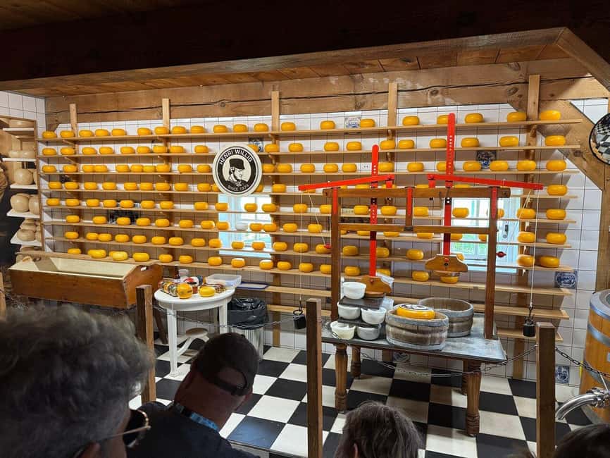 Amsterdam: Zaanse Schans, Windmills & Volendam Private Tour - Private Transport and the 5-Hour Pace: Comfort With Door-to-Door Convenience