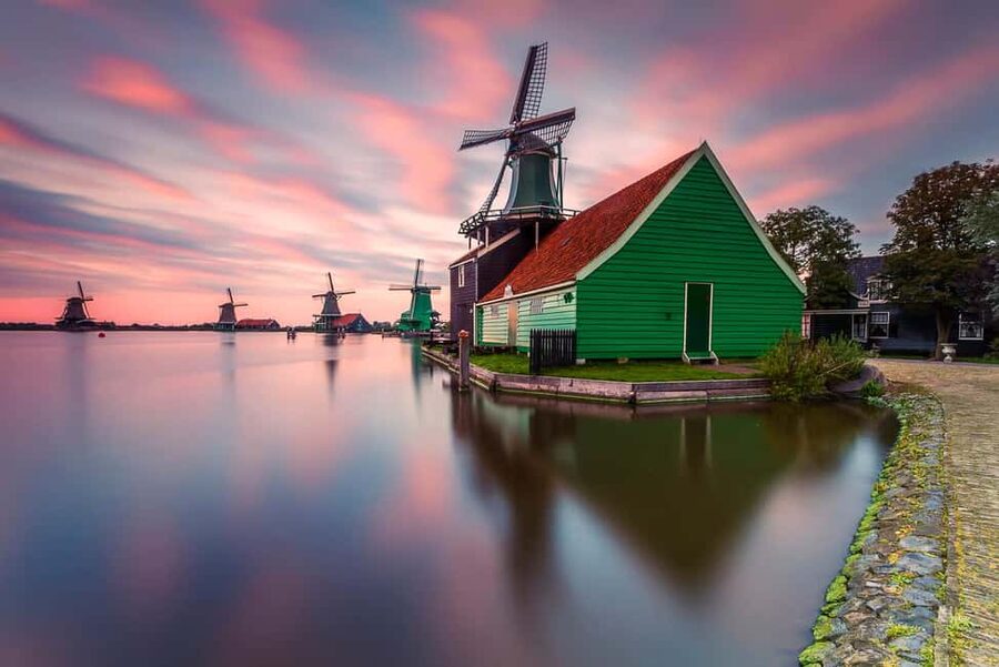 Amsterdam: Zaanse Schans, Windmills & Volendam Private Tour - Price and Value for 5 Hours in North Holland