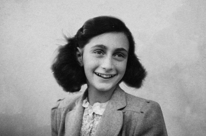 Anne Frank story, Jewish District Amsterdam, WW2 - Kattengat and Spuistraat segments: the neighborhood lens