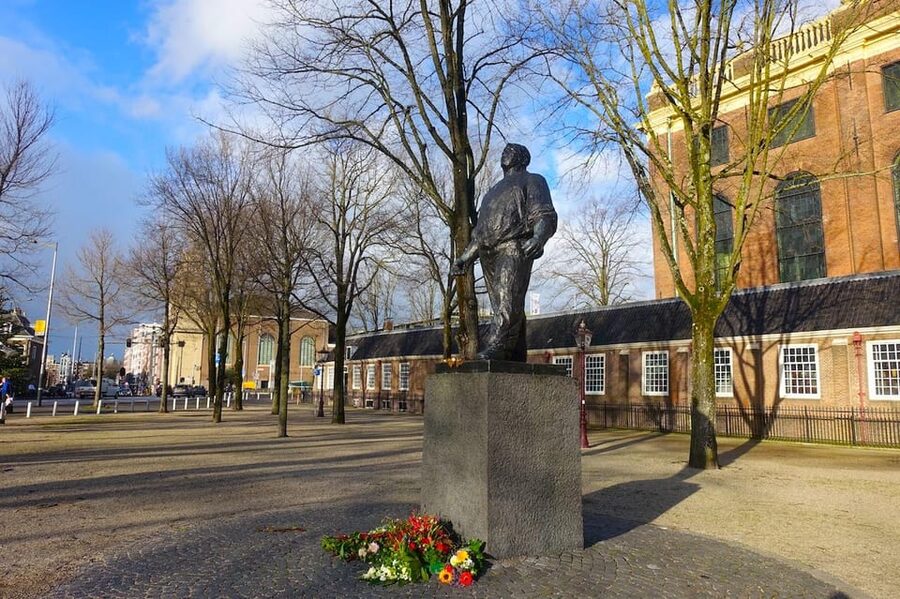 Anne Frank & World War II Small Group Walking Tour - Portuguese Synagogue Area and the Jewish Historical Museum Perspective