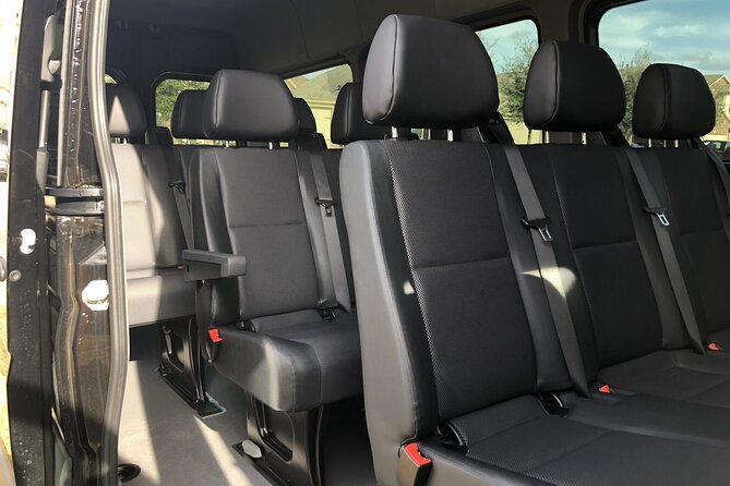 Arrival Private Transfer Amsterdam Airport to Amsterdam City Center by Minibus - How flight delays and cancellations are handled