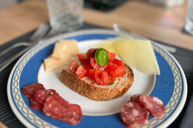 Authentic Italian Dinner in Cozy Canal Home in Amsterdam - Key things to know before you go