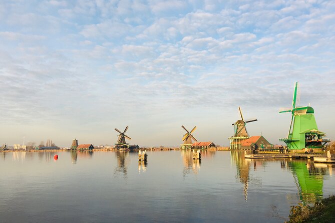 Best of Dutch Countryside: Giethoorn, Windmills, Secret Villages - Giethoorn canal cruise: thatch-roof cottages, arch-bridge views, and zero main roads