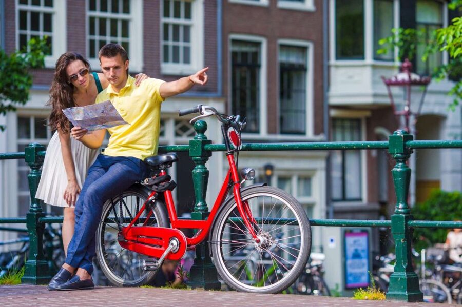 Bike Tour of Amsterdam Old Town, Top Attractions and Nature - Why pedal-powered Old Town beats tram and foot routes