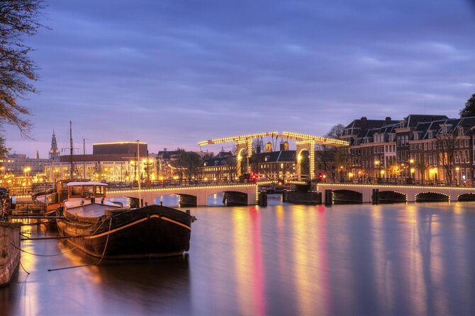 Bikes, Beers and Bites: City Food, Drink, & Cycle Tour - Where you start on Oudezijds Voorburgwal, and how the ride flows