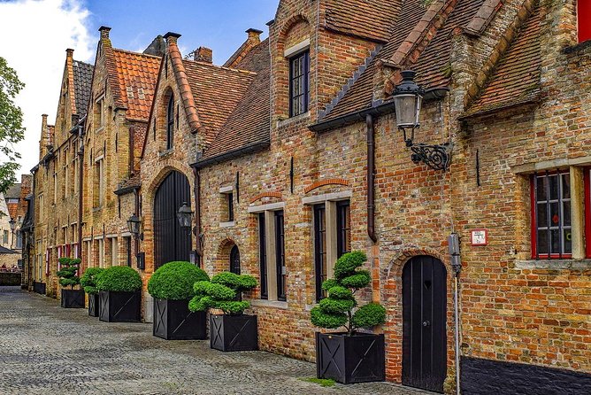 Bruges Full day private trip from Amsterdam - Stop 1: Choco-Story, the chocolate museum moment