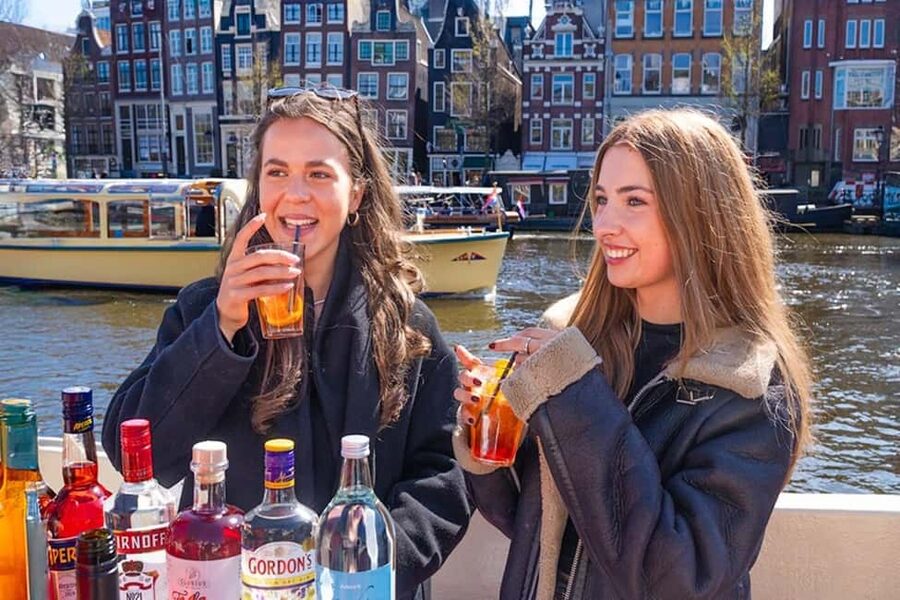 Cheese & Drinks Guided Amsterdam Boat Tour, All Inclusive - Stop-by-stop: what you’ll see during the 60-minute cruise