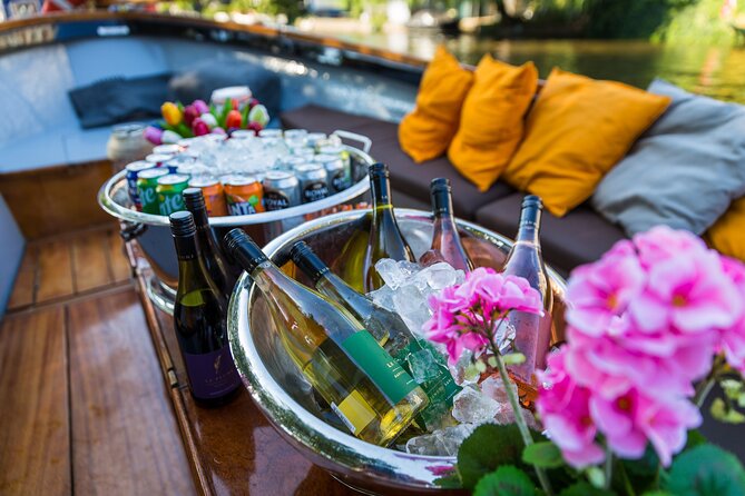 Classic Salonboat Tour in Amsterdam Including Cheese and Wine - The canal ring and UNESCO-listed belts: what those big streets actually mean
