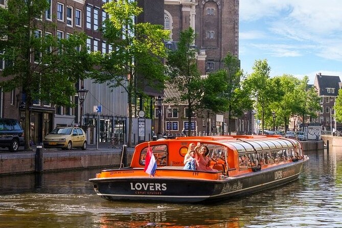 Combo Ticket: Xtracold Icebar Amsterdam and 1-Hour Canal Cruise - Xtracold Icebar, where everything is made of ice